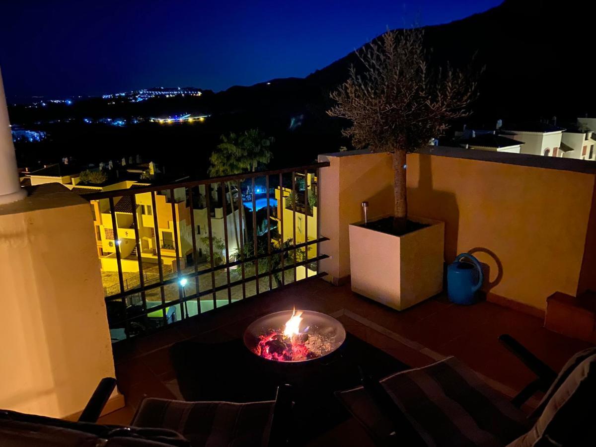 Huge Rooftop Solarium With See View - 3 Rooms Benahavís Buitenkant foto